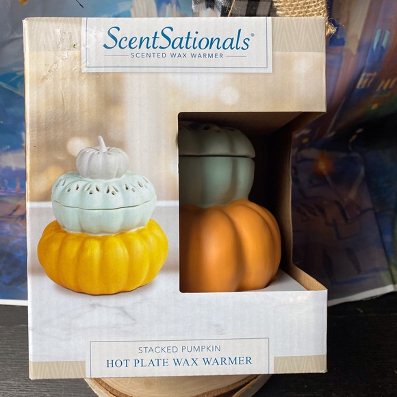 Scentsationals Other - ScentSationals Stacked Pumpkin Hot Plate Wax Warmer - Orange & Pale Green